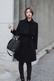 女生黑色大衣如何搭配衣服欣赏